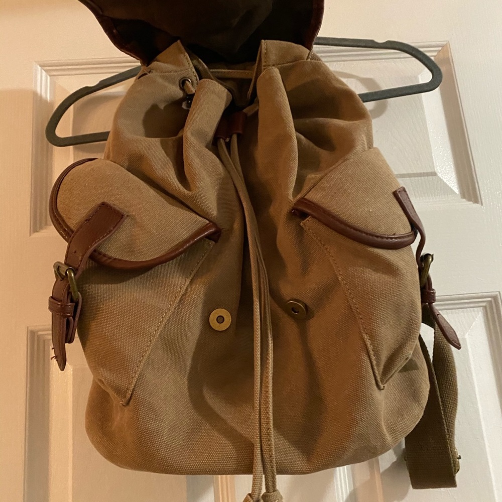 backpack - Picture 2 of 2